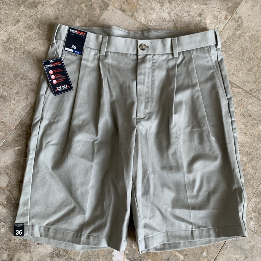 Men's Roundtree & Yorke Travel Smart Classic Fit Pleated Stretch Waist Shorts